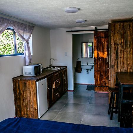 Peaceful 1-Bedroom Flatlet, 10 Min From The Beach كيب تاون المظهر الخارجي الصورة