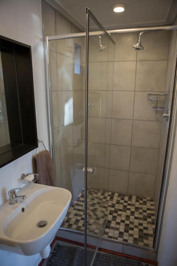 Peaceful 1-Bedroom Flatlet, 10 Min From The Beach كيب تاون المظهر الخارجي الصورة