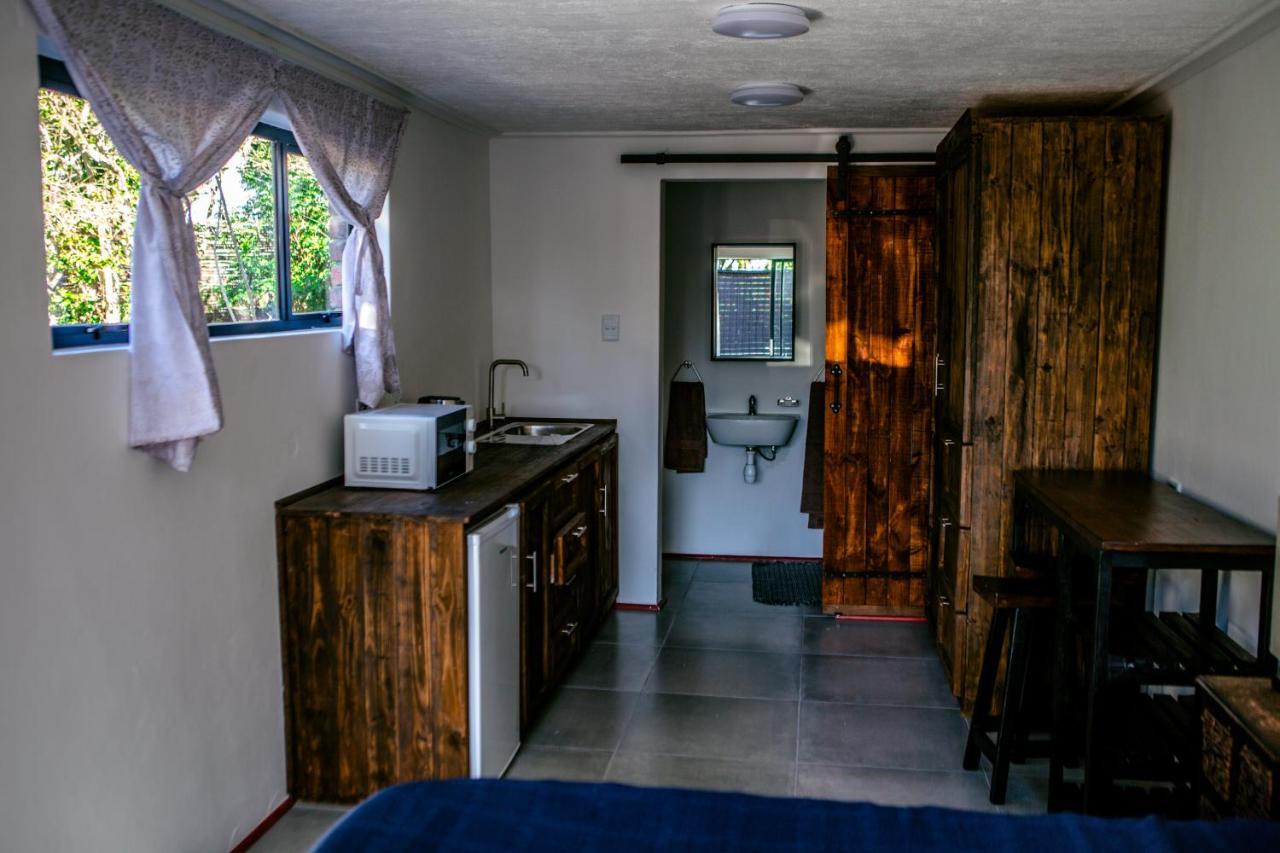 Peaceful 1-Bedroom Flatlet, 10 Min From The Beach كيب تاون المظهر الخارجي الصورة