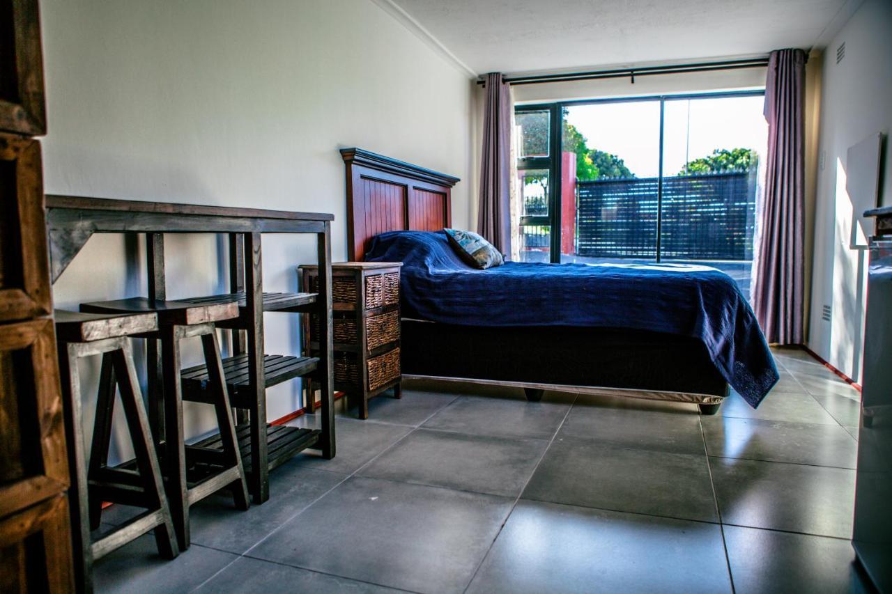 Peaceful 1-Bedroom Flatlet, 10 Min From The Beach كيب تاون المظهر الخارجي الصورة