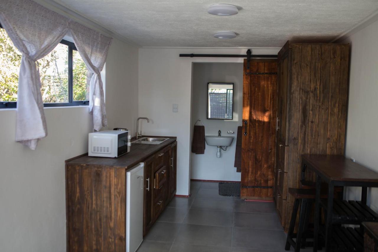 Peaceful 1-Bedroom Flatlet, 10 Min From The Beach كيب تاون المظهر الخارجي الصورة