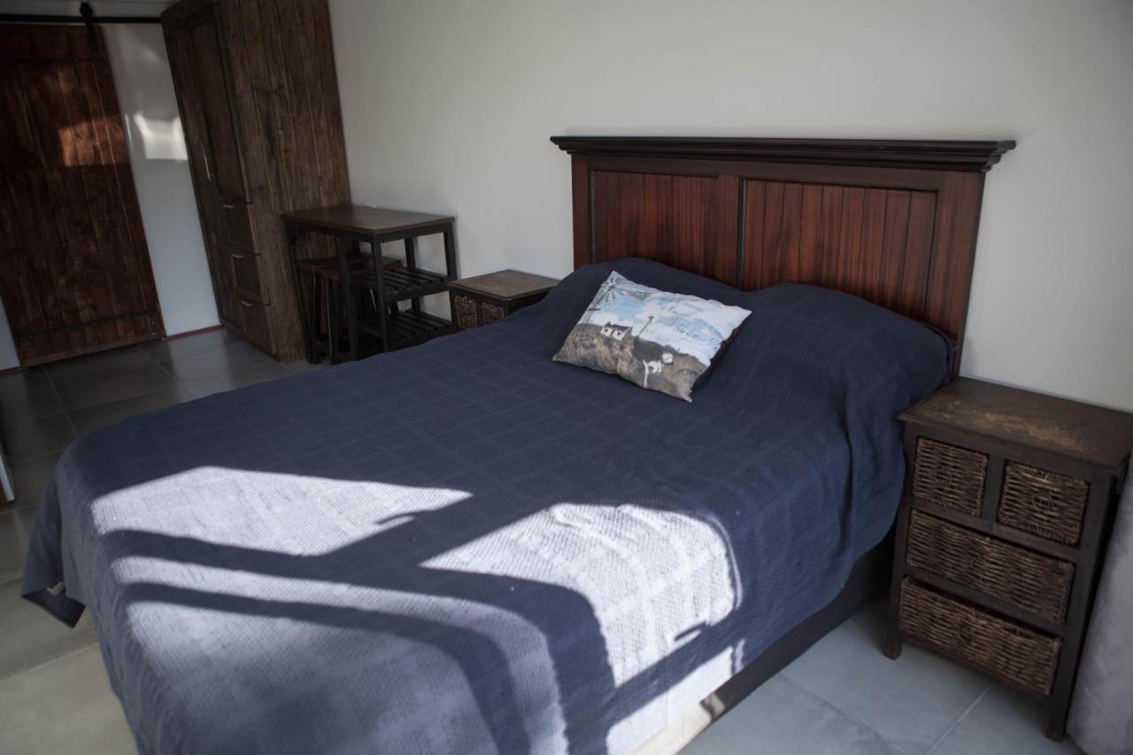 Peaceful 1-Bedroom Flatlet, 10 Min From The Beach كيب تاون المظهر الخارجي الصورة